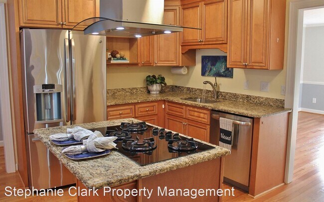 Building Photo - 4 br, 2.5 bath House - 484 Goodspeed Road