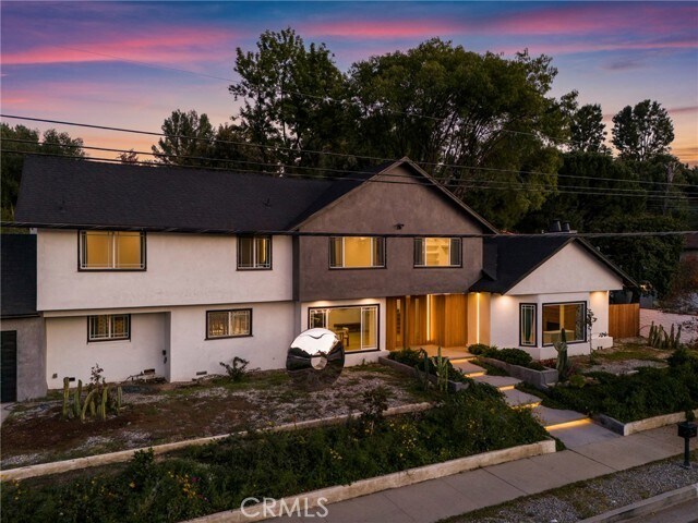 Building Photo - 9742 Farralone Ave