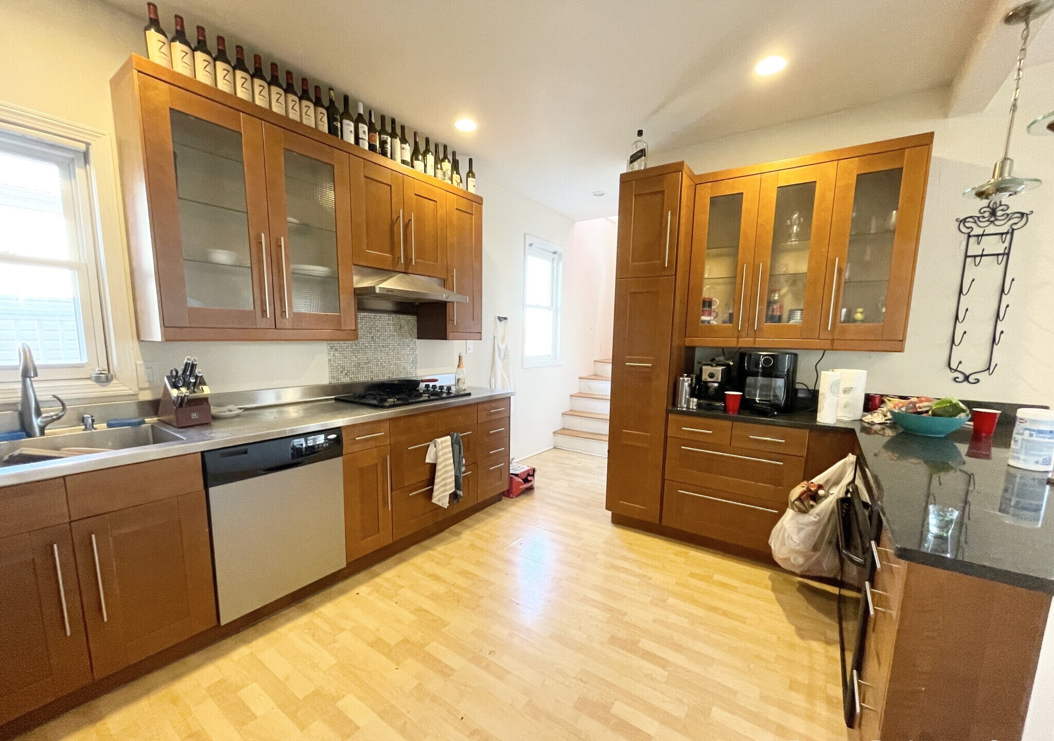 Building Photo - 7 Iroquois St