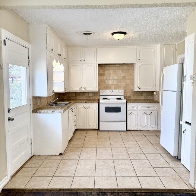 Building Photo - 2422 30th St