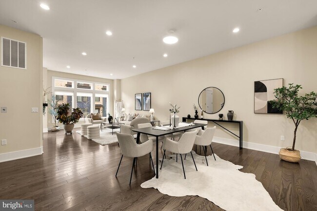 Building Photo - 153 Winsome Cir