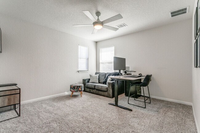 Building Photo - Beautiful Modern 2 story home!