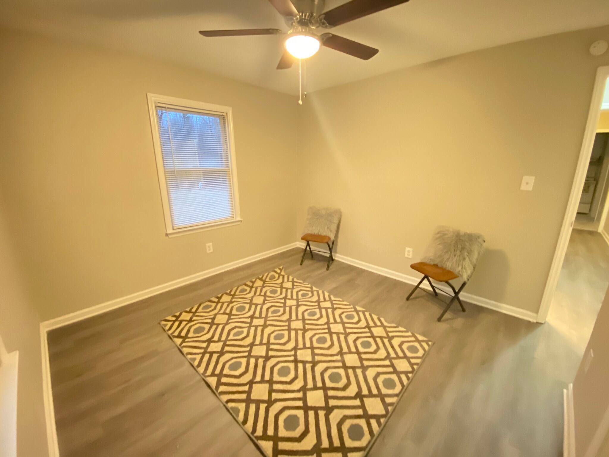 Building Photo - 314 Pine Ave