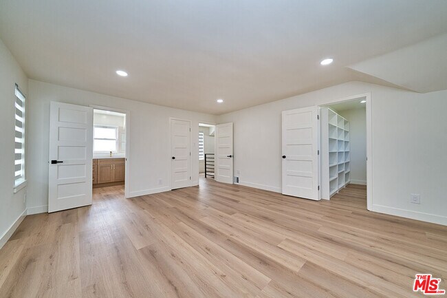 Building Photo - 347 S Highland Ave