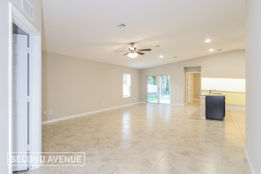 Building Photo - 291 Foley St SE