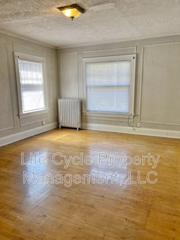 Building Photo - 548 Fulton St E
