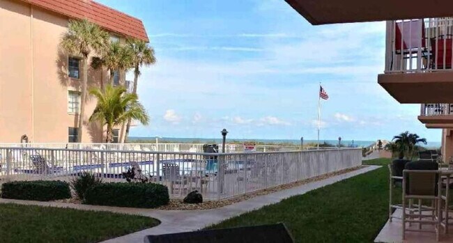 Building Photo - 10 Sunflower St