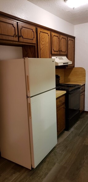 Building Photo - 908 Acacia Cir