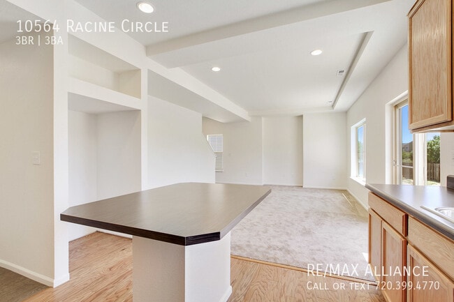 Building Photo - 10564 Racine Cir
