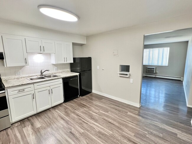 Interior Photo - Lakeview Apartments