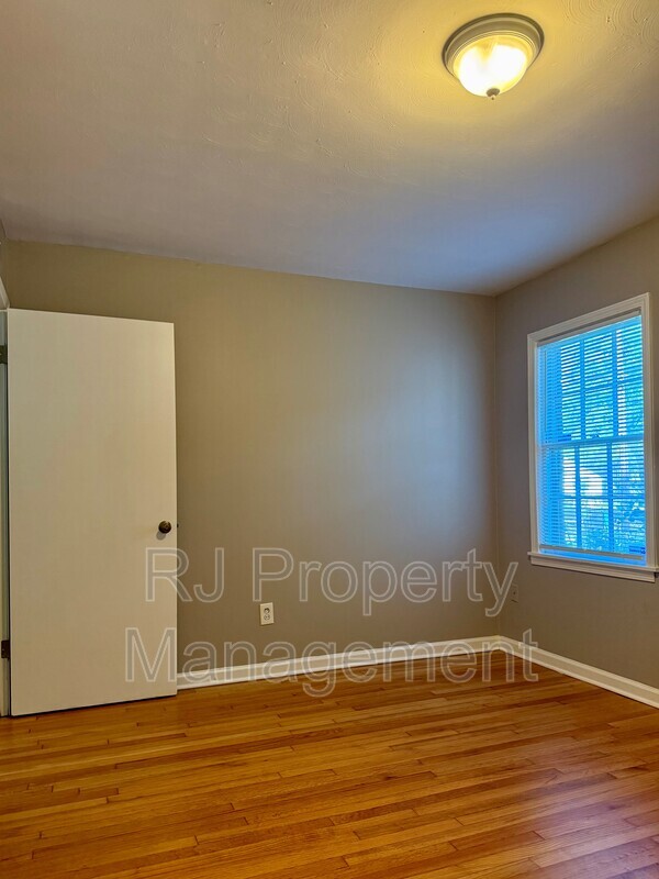 Building Photo - 3698 Philsdale Ave