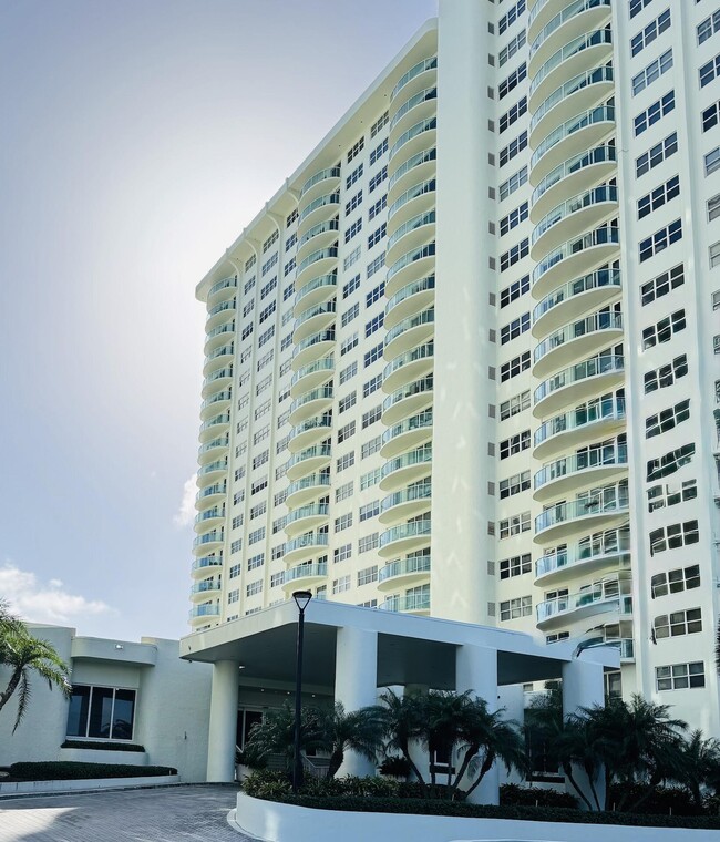 Building Photo - 3400 Galt Ocean Dr