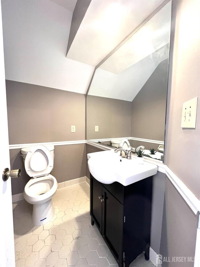 Building Photo - 111 Longfield Ct