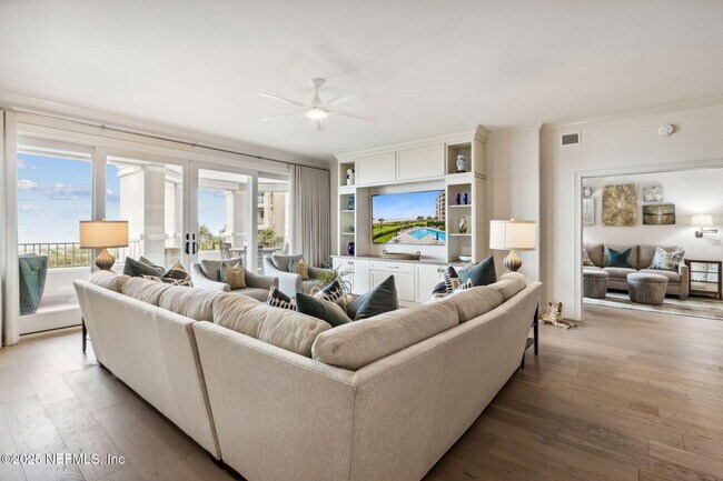 Building Photo - 426 Beachside Pl
