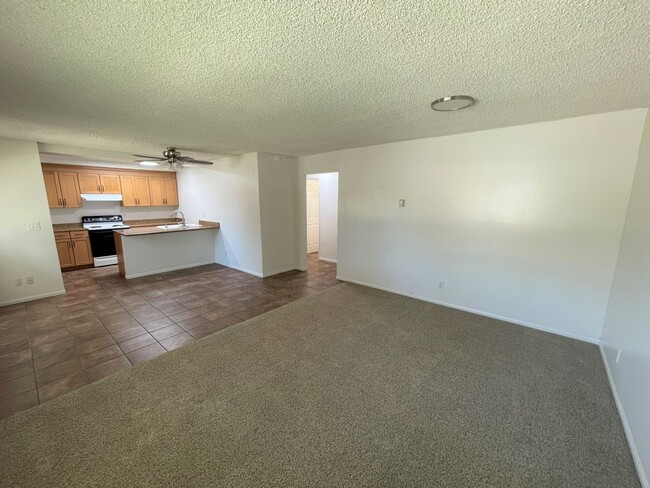 Building Photo - Centrally Located McKeon Condo