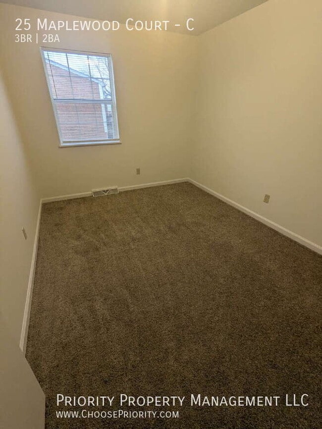 Building Photo - 25 Maplewood Ct