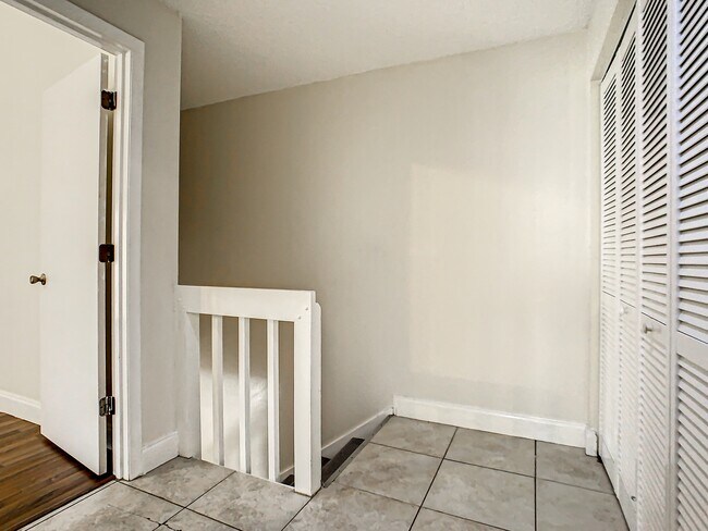 Building Photo - 4800 Rilma Ave