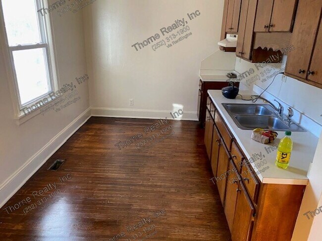 Building Photo - 1201 Tarboro St