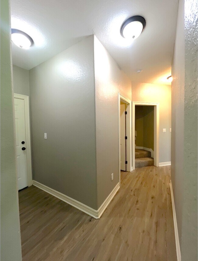 Building Photo - 125 Collier Dr