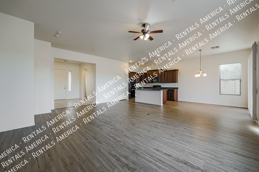 Building Photo - 16218 N 182nd Ln