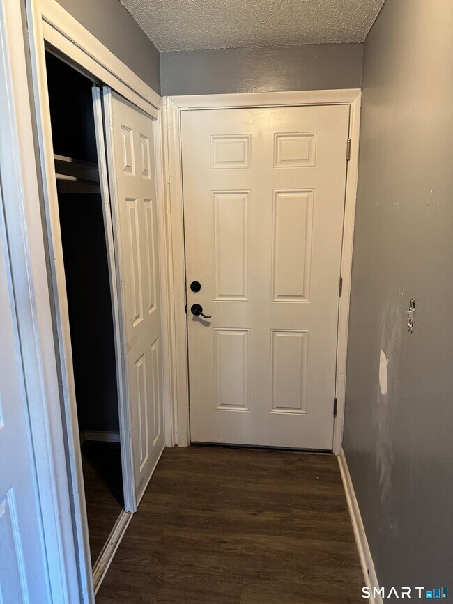 Building Photo - 356 Franklin Ave