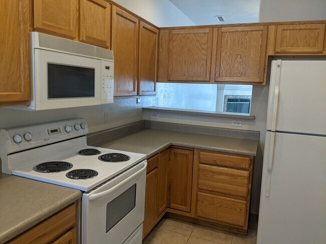 Building Photo - Cute Condo in Beautiful Yavapai Hills Community In Prescott
