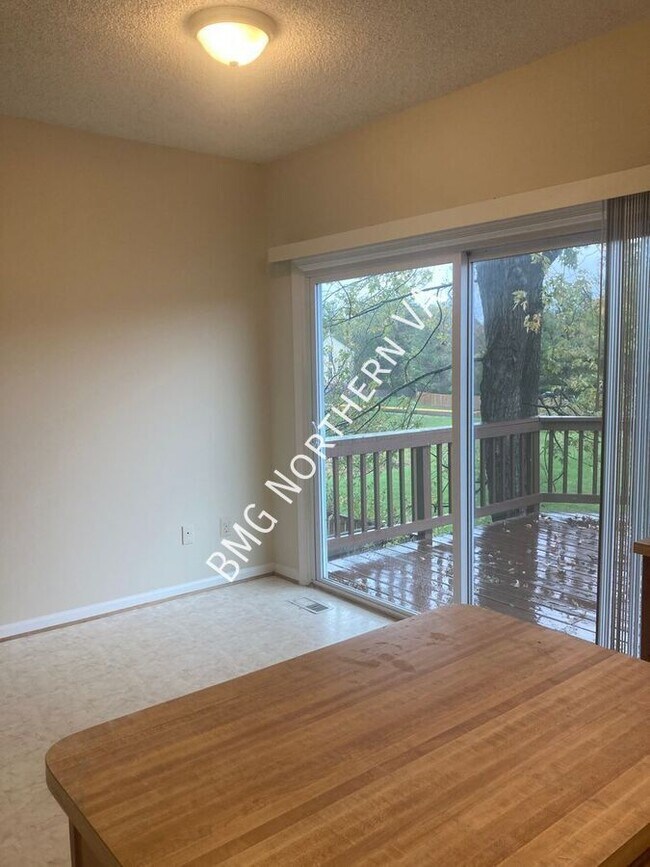 Building Photo - 3045 Madden Ct