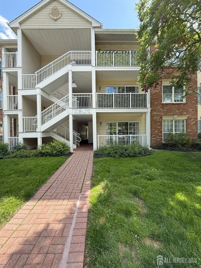 Building Photo - 38 Cheverny Ct
