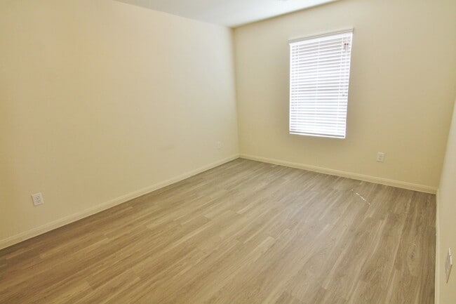 Building Photo - 5851 Santa Bernadetta
