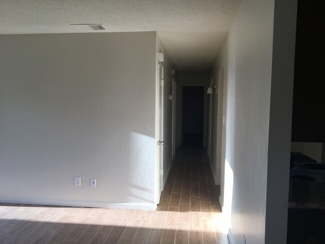 Building Photo - House