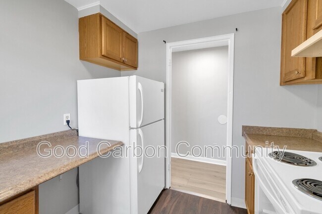 Building Photo - 321 Beattie Ave