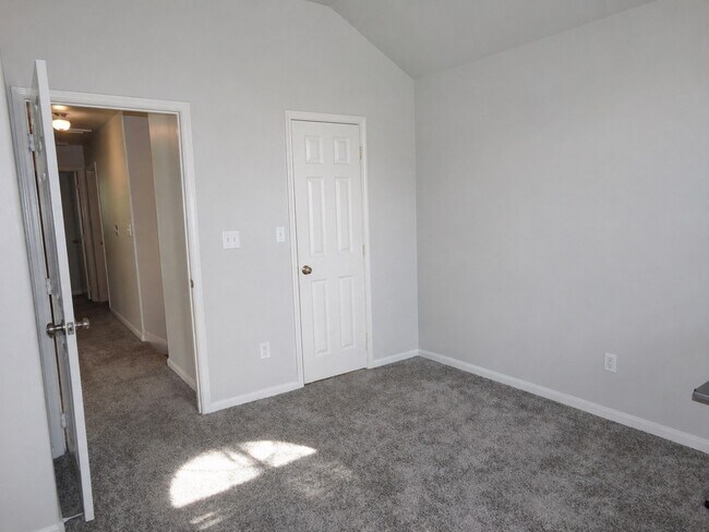 Building Photo - 16810 Deck Ct