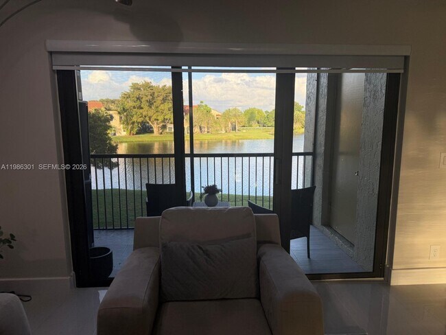 Building Photo - 436 Lakeview Dr