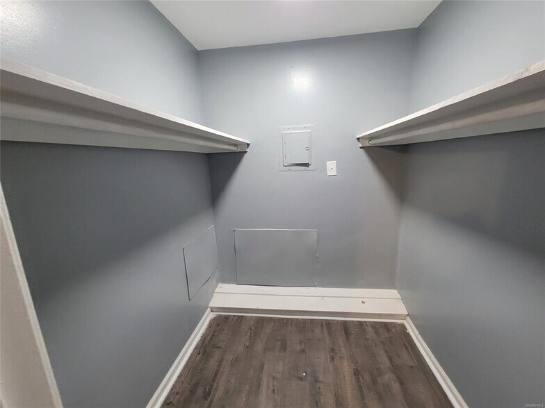 Building Photo - 3411 Malabar Rd