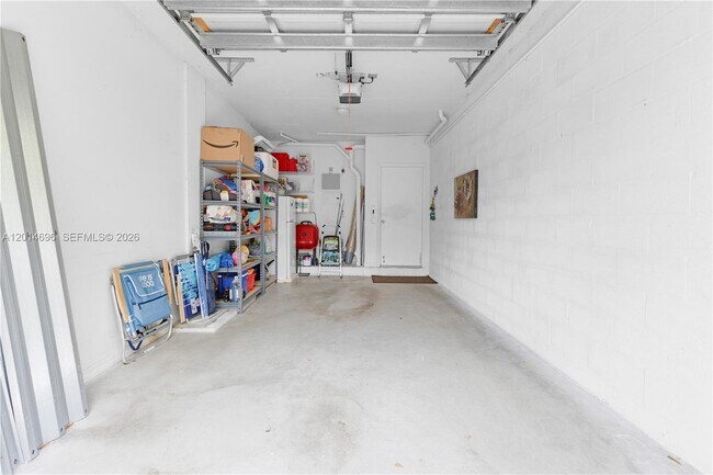 Building Photo - 2486 Centergate Dr