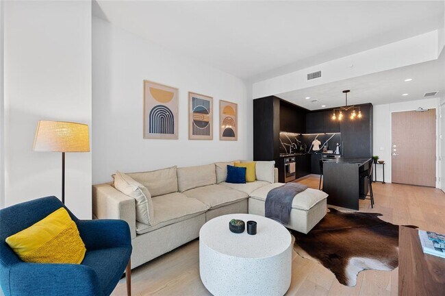 Building Photo - 44 East Ave