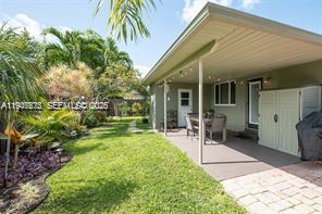 Building Photo - 1532 NE 39th St