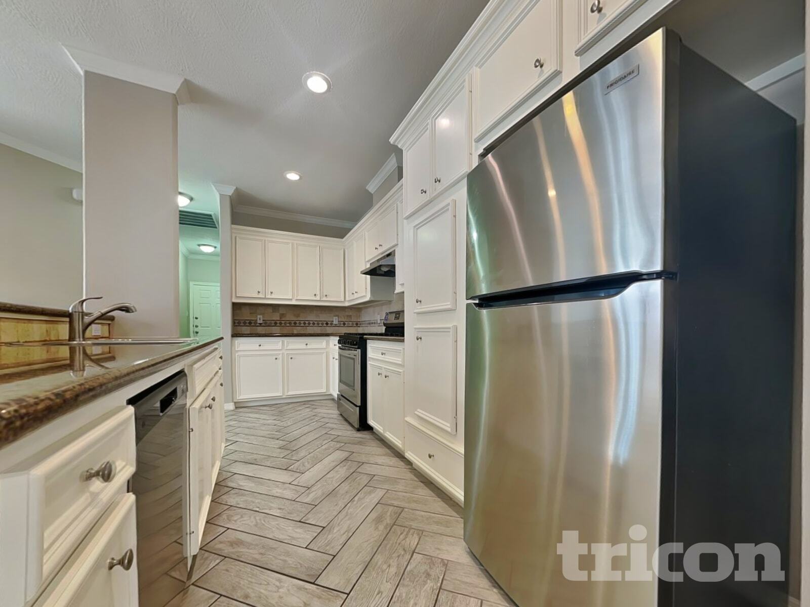 Building Photo - 6855 Tournament Dr