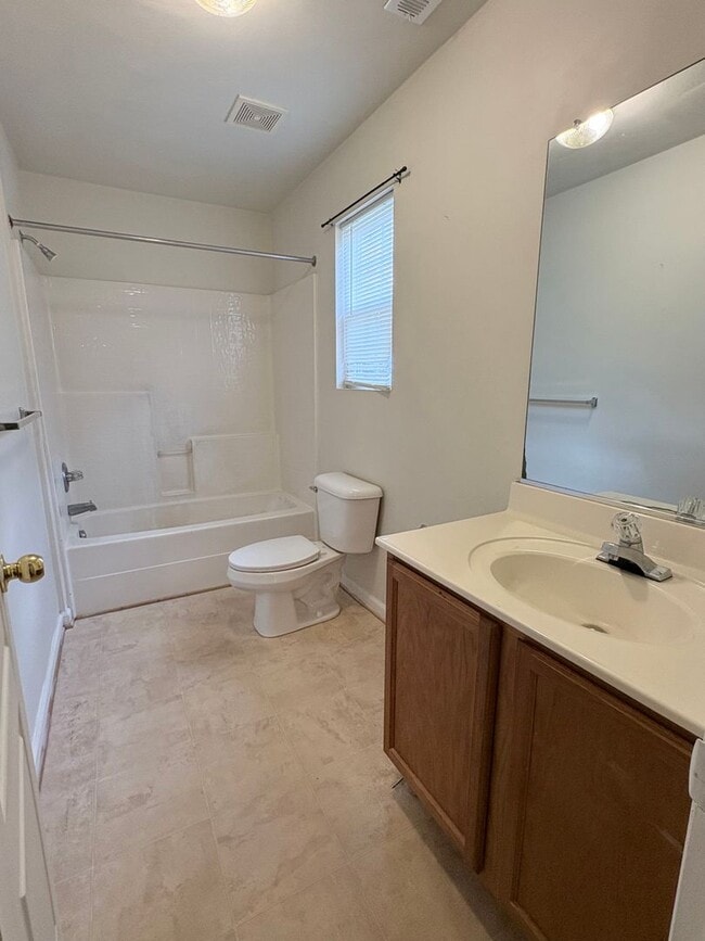 Building Photo - Huntersville