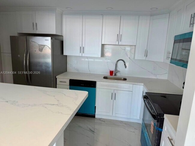 Building Photo - 1400 S Ocean Dr