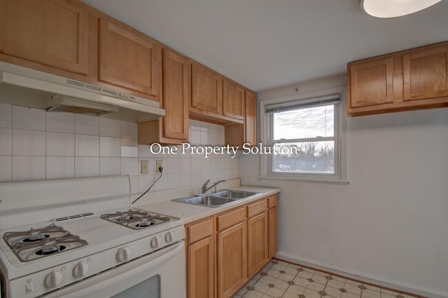 Building Photo - 2956 W 19th Pl