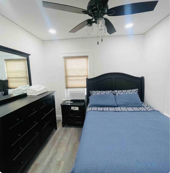 Building Photo - 14 Roosevelt Ave