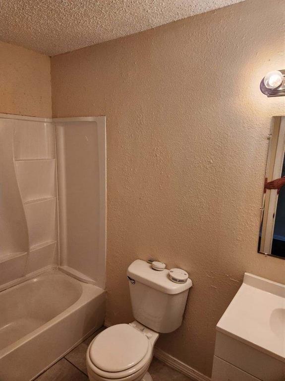 Building Photo - 124 Canales Cir