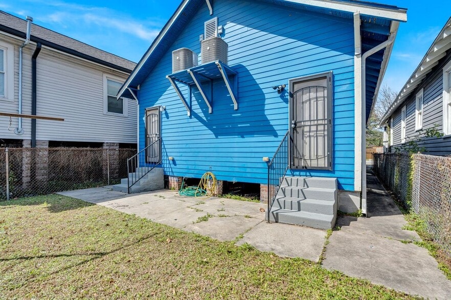 Building Photo - 3025 Burdette St