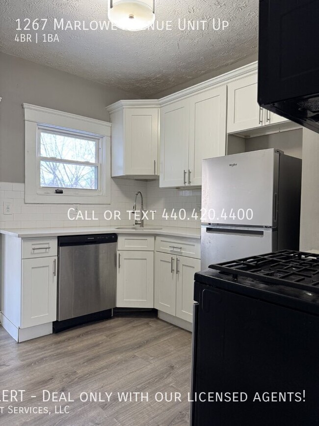 Building Photo - Updated 4 bed 1 bath 2 floors unit with a ...