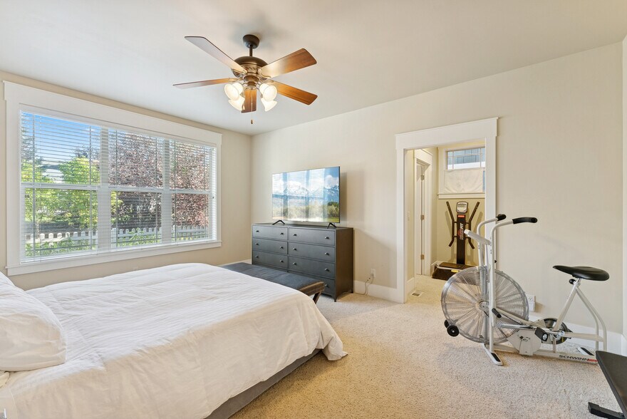 Building Photo - 541 Craftsman Way