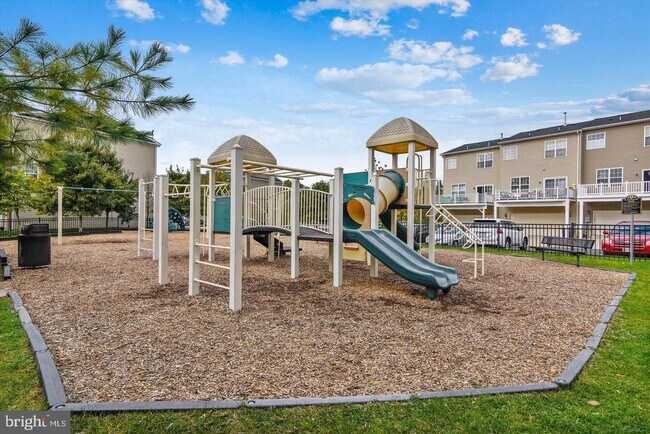 Building Photo - 6634 Bartrams Forest Ln