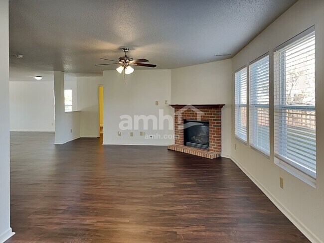 Building Photo - 10286 Butler Dr