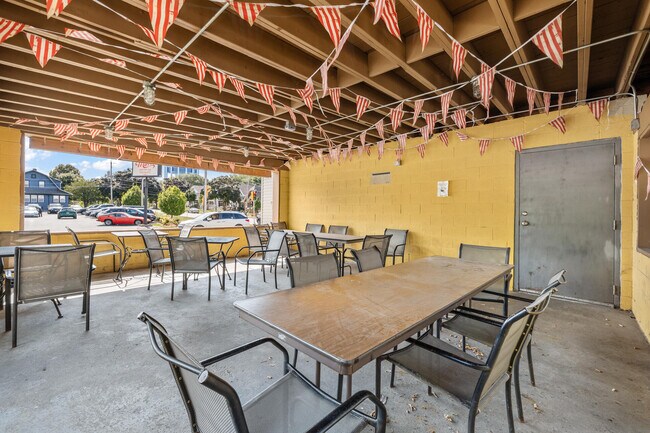 Building Photo - 5520 W Vliet St