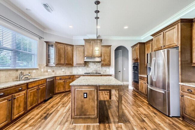Building Photo - 5 Bedroom single family home in Mooresville